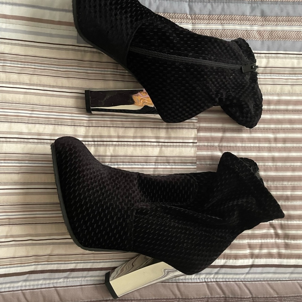 Boots size 6 1/2